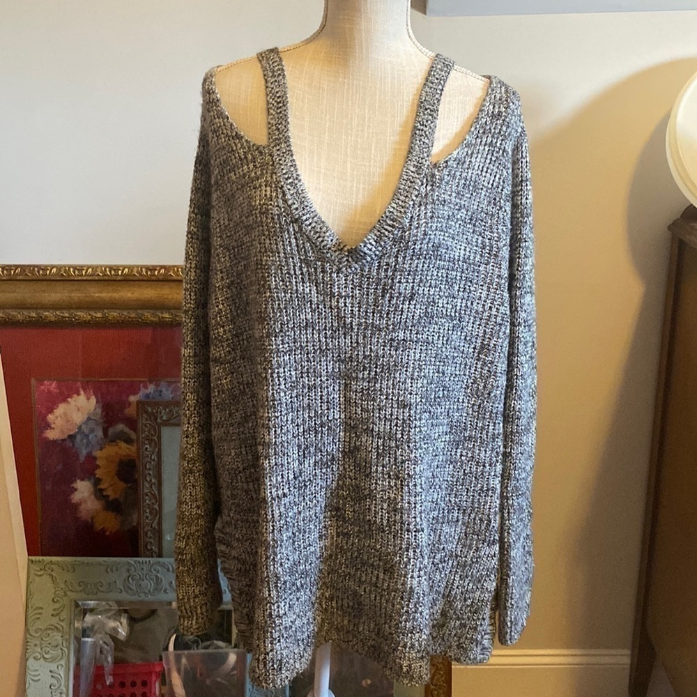 Torrid split hem sweater gray size 3